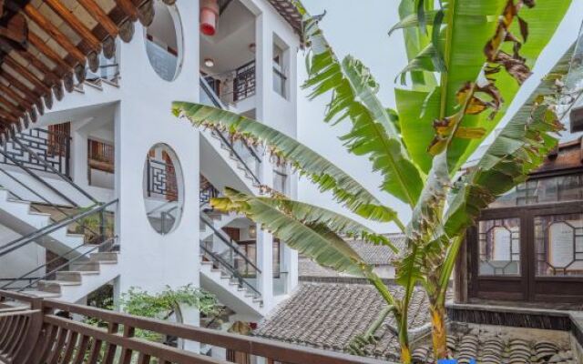 Xitang Yunlaiji Riverside Art Hotel (Xitang Guzhen Store)