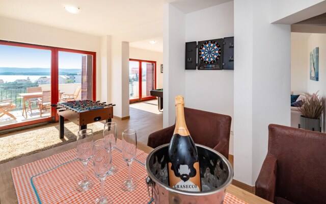 Awesome Home in Sv Filip i Jakov With Sauna, Wifi and 5 Bedrooms