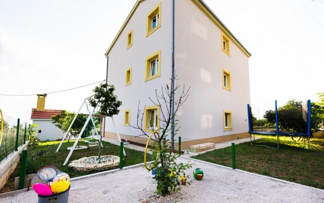 MARISKA - with swimming pool - A1(6+2)