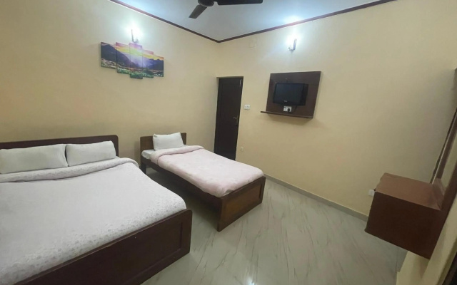 Hotel Peace Ganga Inn