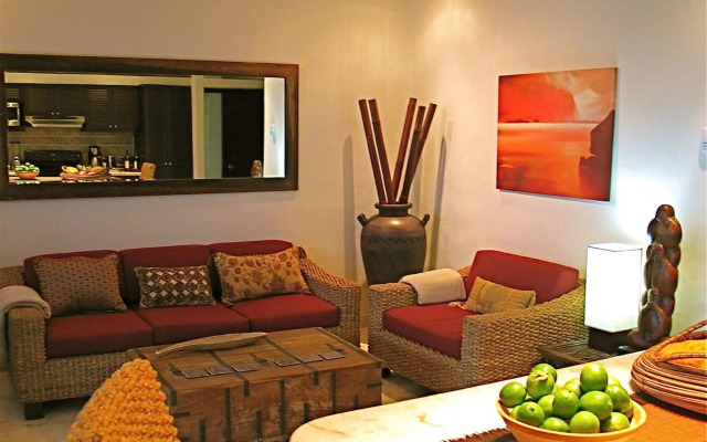 El Taj Oceanfront & Beachside Condo Hotel