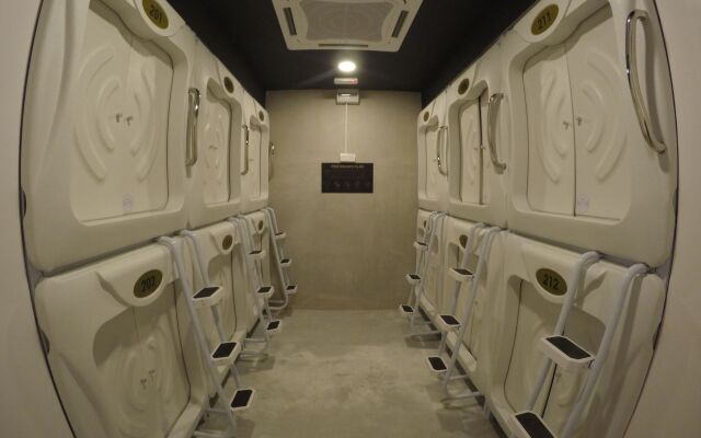 Capsule Town Hotel