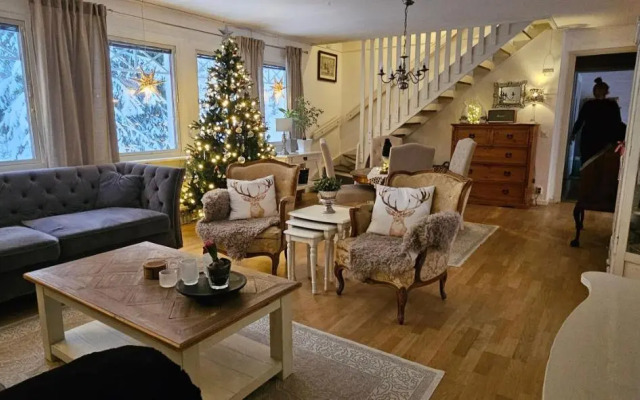 Villa Red House Arctic Circle