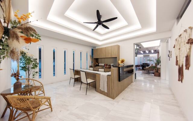 25000sqft Grand Luxe Villa PJ 13BR 42Pax