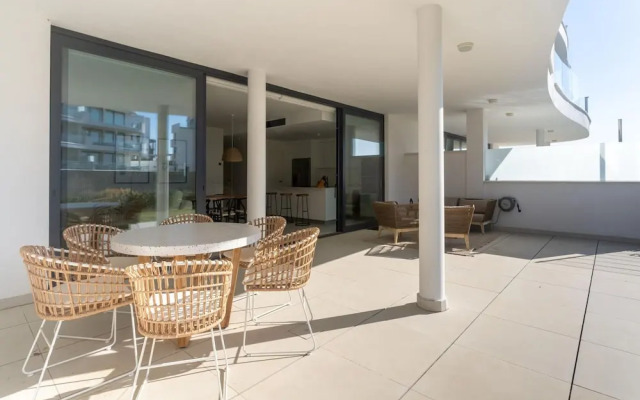 Nice Apartment With Private Garden, Pool