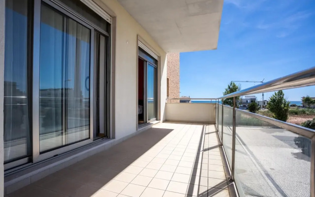 Foz Village Beach by Rent4all