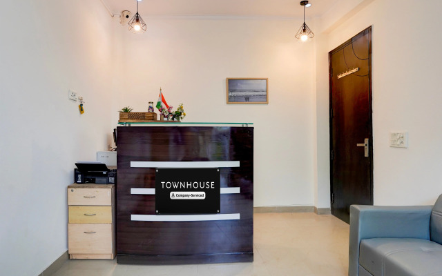 Super Townhouse Sector 53 Golf Course Road