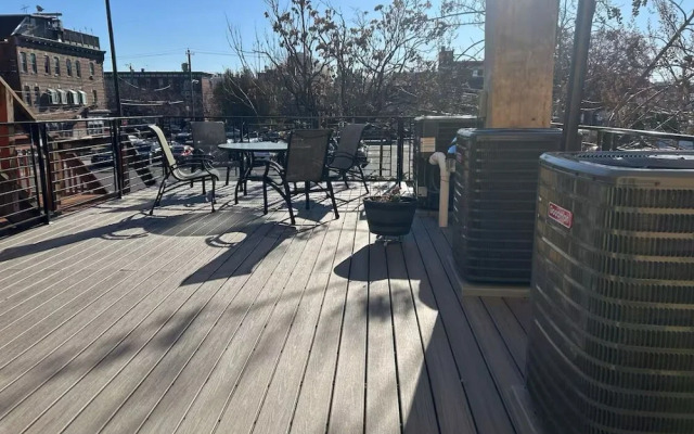 Cozy 2-3 Bedroom Apt in Center City