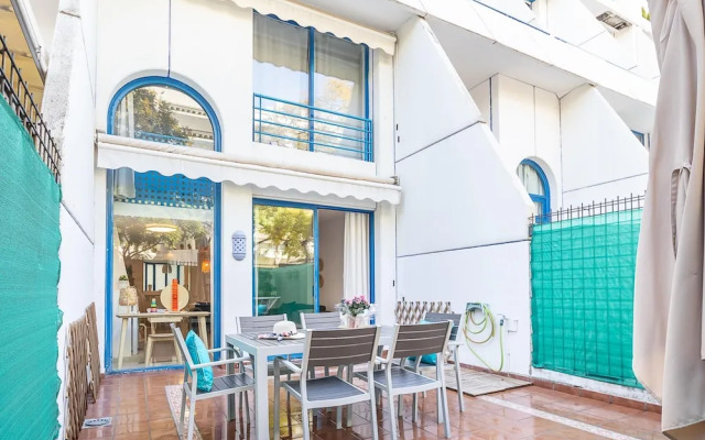 Marbella Pool House Gf44 On Sea Shore