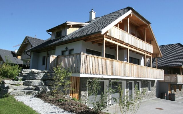 Lavish Chalet in Mauterndorf with Sauna & Hot Tub
