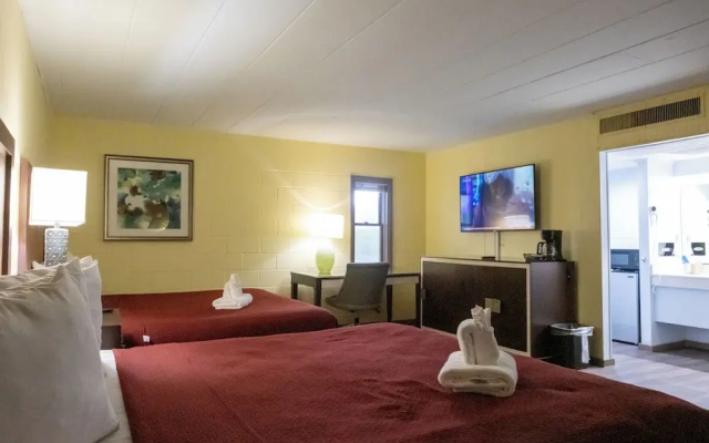 Heart of Manteo Motor Lodge