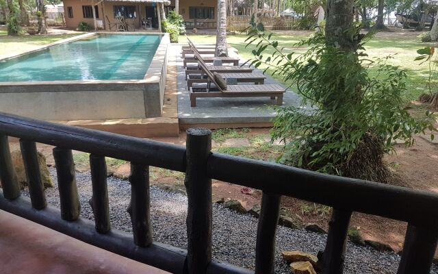 Melina's Beach Front Bungalow