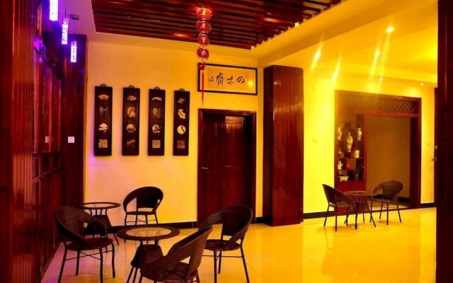 Fenghuang Yilu Yangguangyuan Inn