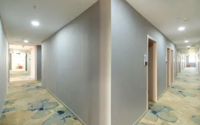 Xin Cheng Hotel (Shanghai Bay University Town Branch)