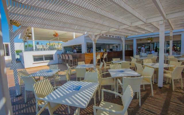 Marlita Beach Hotel Apartments