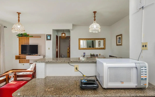 Apto 2Q 180m da praia c/ Churrasq. Garagem ERU032