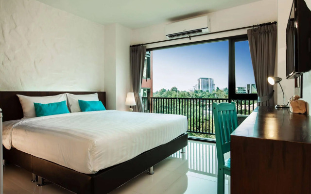 WE Valley Hotel