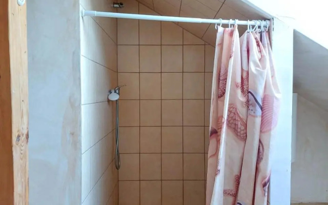 Pod starymi lipami