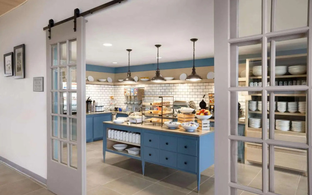 Country Inn & Suites by Radisson, Charlottesville-UVA, VA