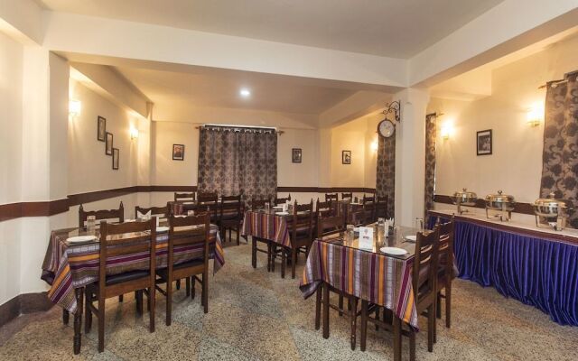 OYO 14894 Hotel Denzong Delight
