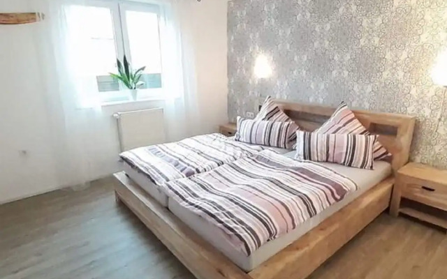 Quiet Apartment Along a Stream in Halenfeld
