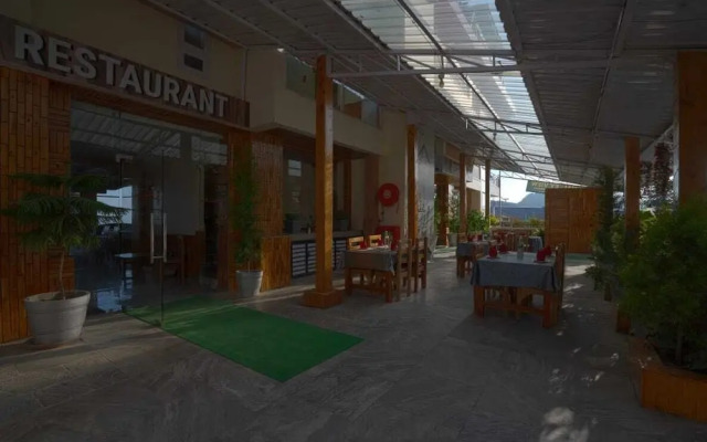 Valley View Hotel & Restaurant