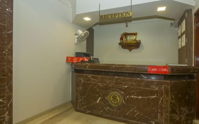 OYO 18748 Hotel Metro Palace