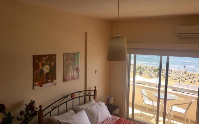 Alex Beach Apartment 33