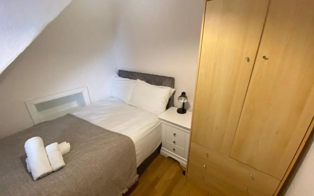 2 Bed Townhouse Eyre Square City Centre
