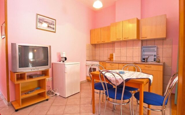 Apartment 1160
