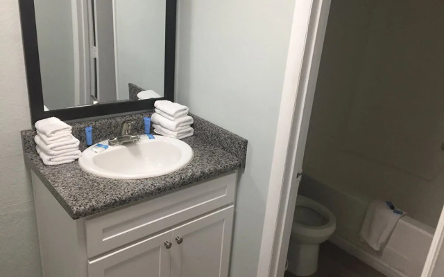 Ocean Plaza Motel