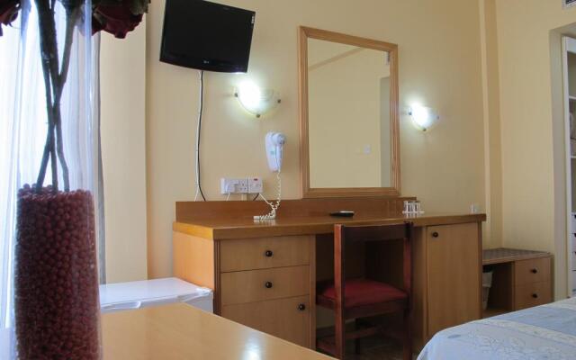 Flamingo Beach Hotel
