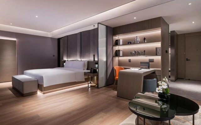 Novotel Jinniu Hotel