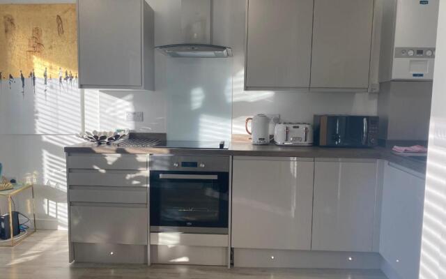 Wyndham Crescent - Stylish Flat in Popular Pontcanna