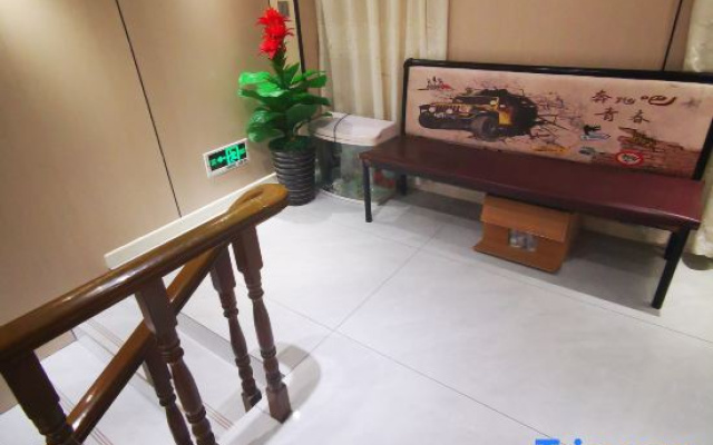 Haijing Business Hotel (Shanghai Tangzhen)