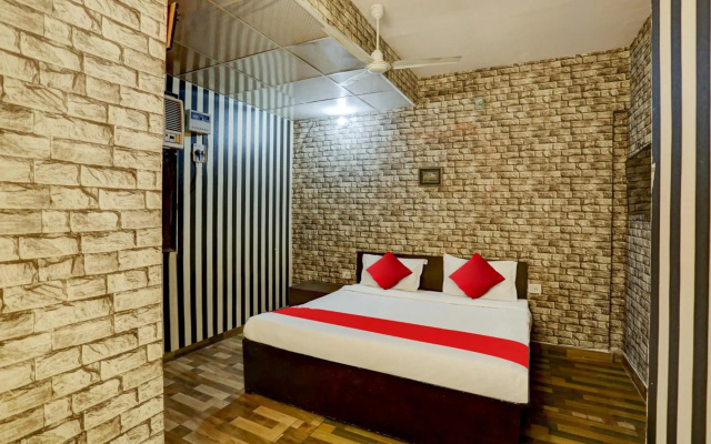 OYO Flagship 80530 Golden Home Stay