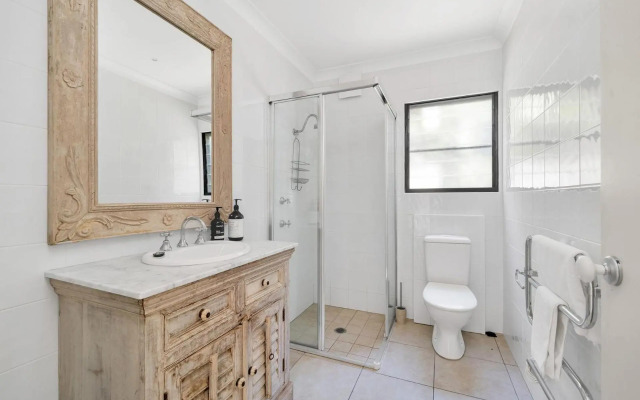 Elouera at Greenfields Beach 4pm Check Out Sundays