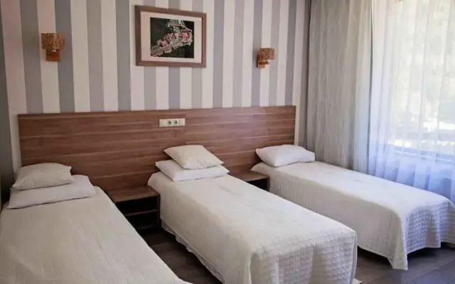 Dinastiya Hotel