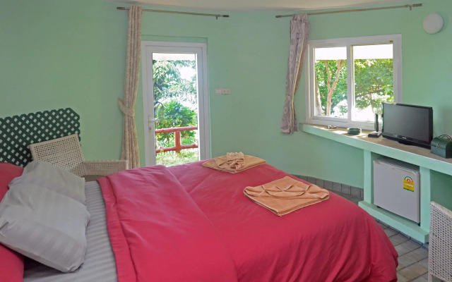 Koh Mak Buri Hut Natural Resort