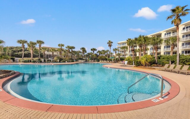 Fun In The Sun! Crescent at Miramar - Gulf Front+beach Chairs