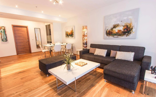 Draumholl Apartments