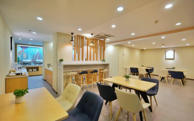 HanTing Hotel (Harbin Dongda Zhijie Hongbo Plaza)