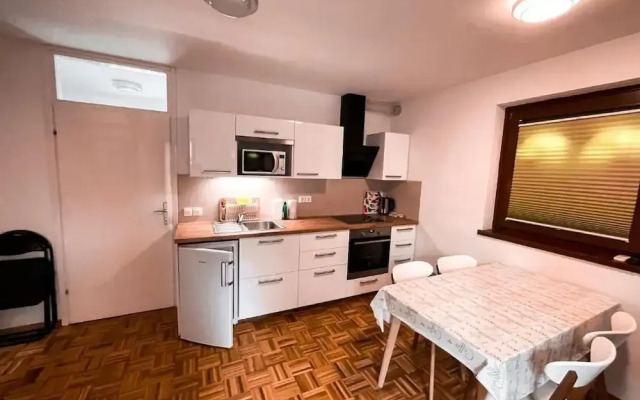 Mad House Apartment 1, Terme Čatež