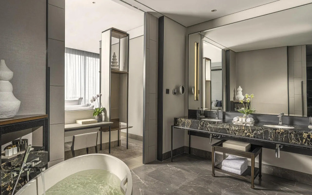 Four Seasons Hotel Bangkok at Chao Phraya River