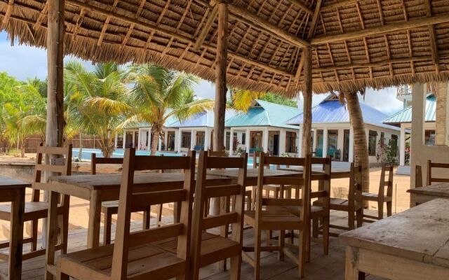 Asante Sana Beach Cottages