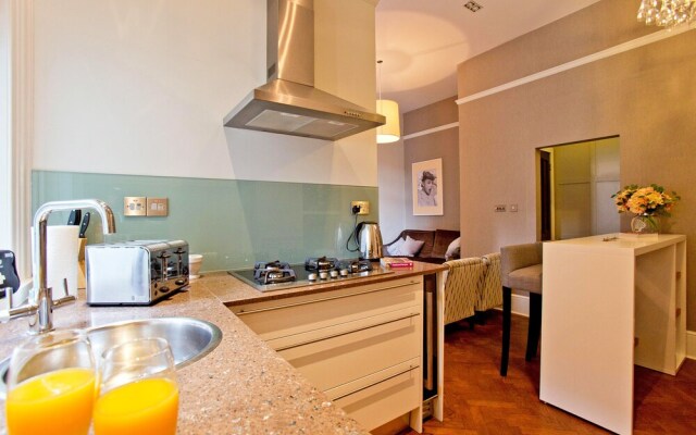 Stunning 2 bed and bath in Kensington