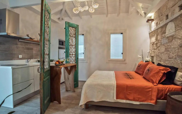 Eftopia Beachfront Studio