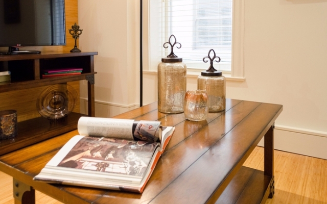 Common Street Apartment by Stay Alfred