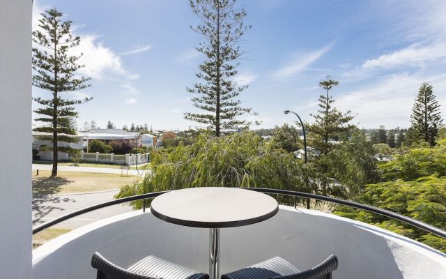 Cottesloe Beach Deluxe Apartment