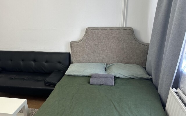 Great 5-bed Wembley Home 25min From Central London